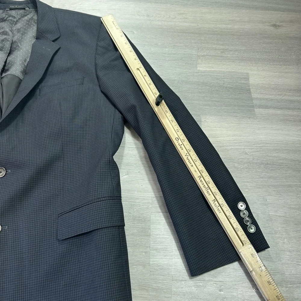 Hugo Boss Blazer Mens 44R Gray Virgin Wool Check Sport Coat Jacket Made Turkey
